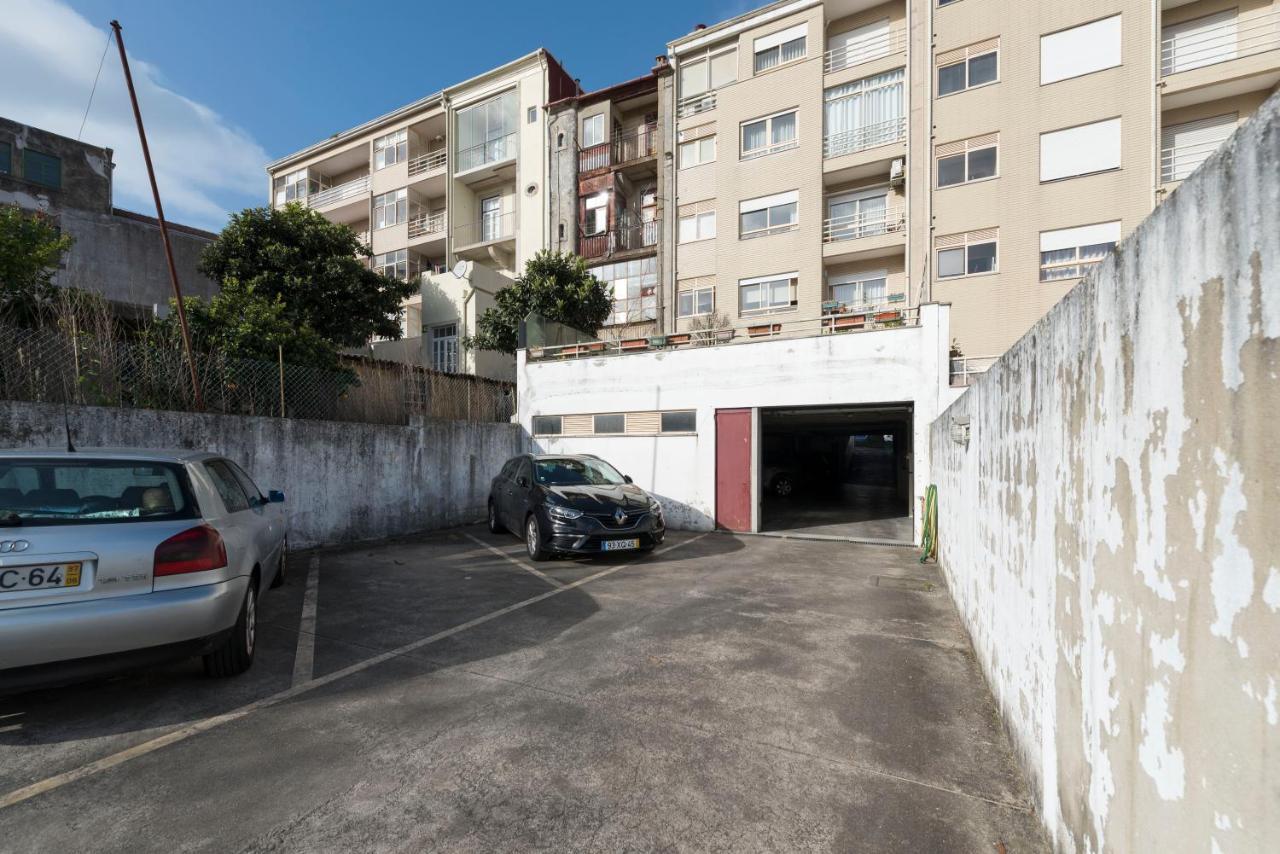 Lovelystay - The Porto Getaway Duplex - Free Parking Екстер'єр фото